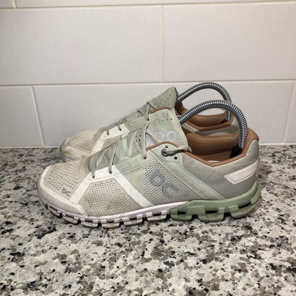 On Running Women's Cloudflow Lightweight Running Shoes - Sage/White